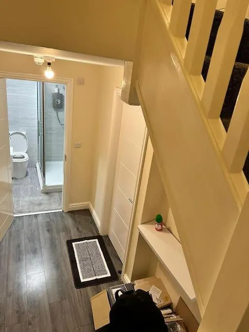 Cosy Merseyside Retreat Liverpool 0*,